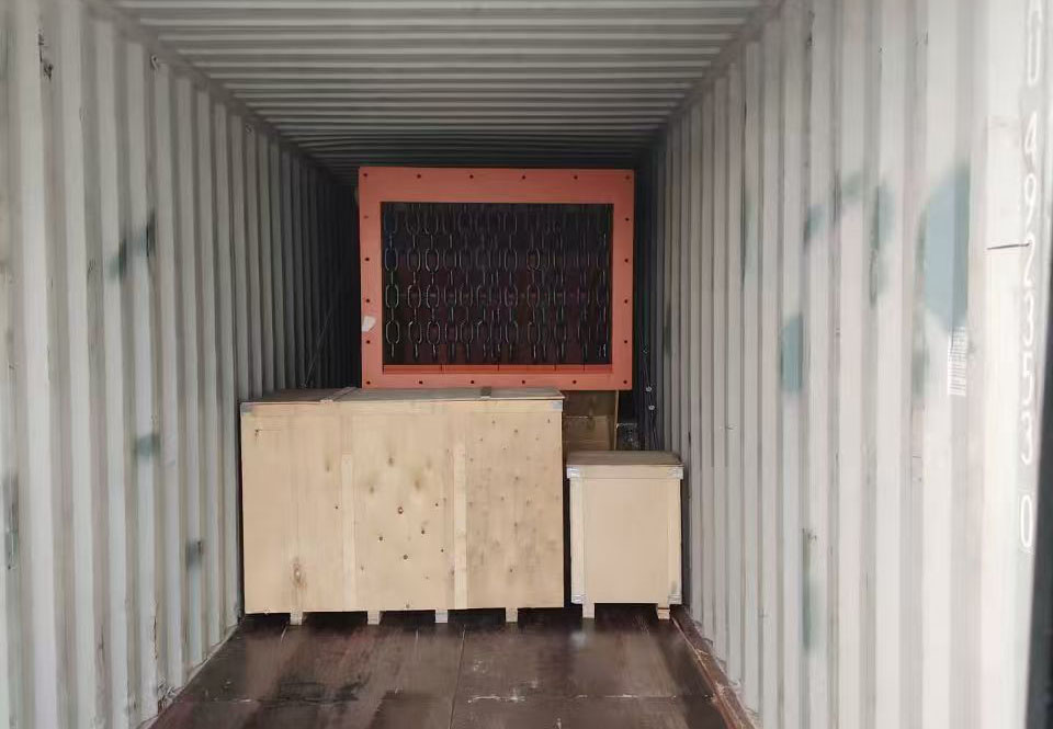 Доставка ударных дробилок от компании Xinhaisheng Machinery в Индонезию непосредственно на место производства.