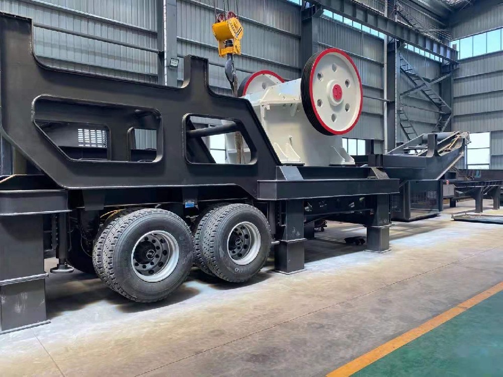 Мобильная щековая дробилка